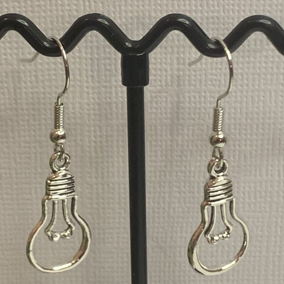 Light Bulb Earring, School Earring, Educator Earring, Gift Idea, Teacher Earring - Picture 7 of 7